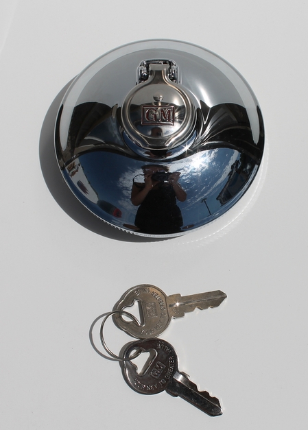 1938-1963 Chevy GMC Truck 1938-1952 Car GM Embossed Locking Gas Cap w 2 Keys